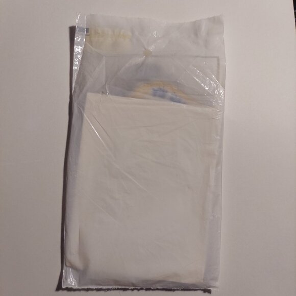 Set of 2 NEW USAF Air Force Air Mobility Command Patches - Picture 2 of 2